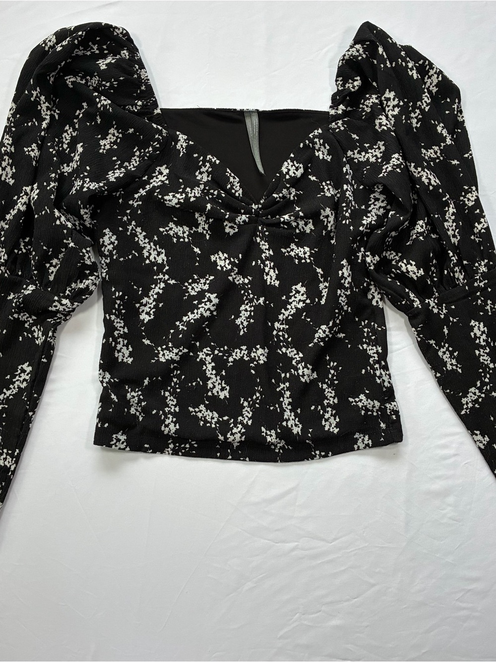 Anthropologie Black Floral Square-Neck Puff Sleeve Crop Top - Picture 2 of 5